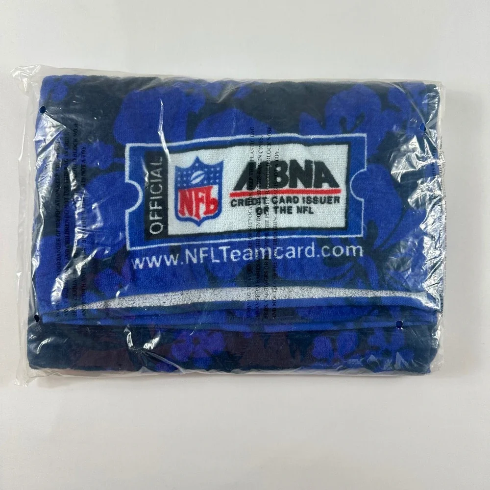 VTG NFL Team Card MBNA Official Credit Card Issuer Beach Towel Blue Floral‎